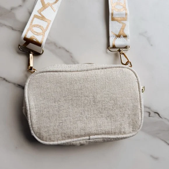 Chanel Beaute as Crossbody - Picture 3 of 10